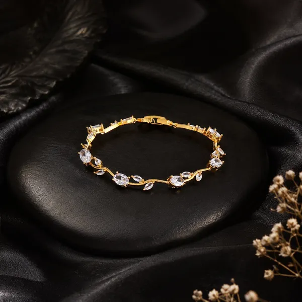 Celestial_Sparkle_Crystal_Bracelet_For_Women
