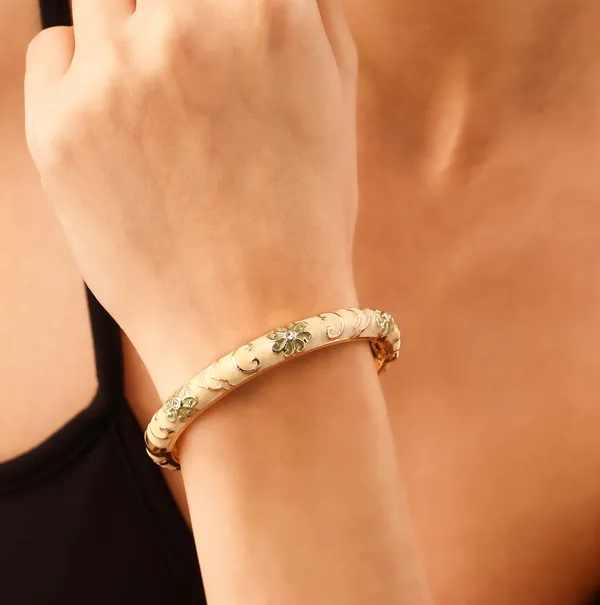 Ivory_Bloom_Enamel_Bangle_For_Women