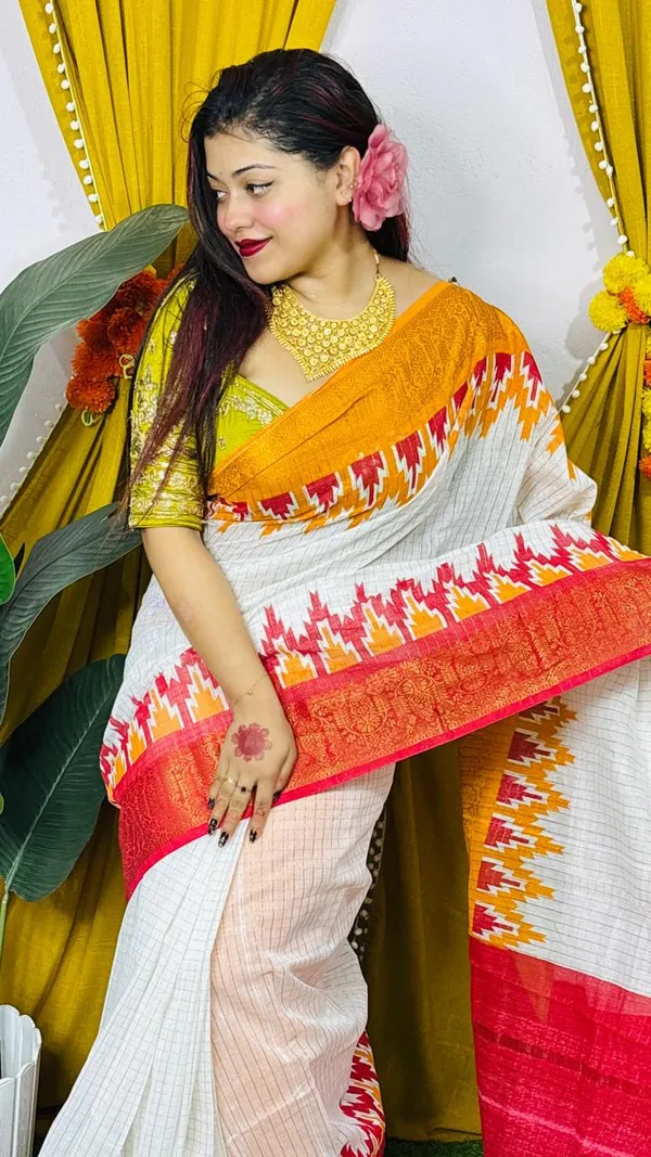 White_Pochampally_Ikat_Cotton_Saree_With_Maroon_Border