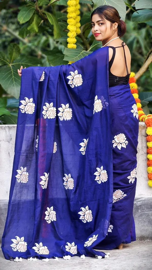 Floral_Embroidered_Saree_for_Women