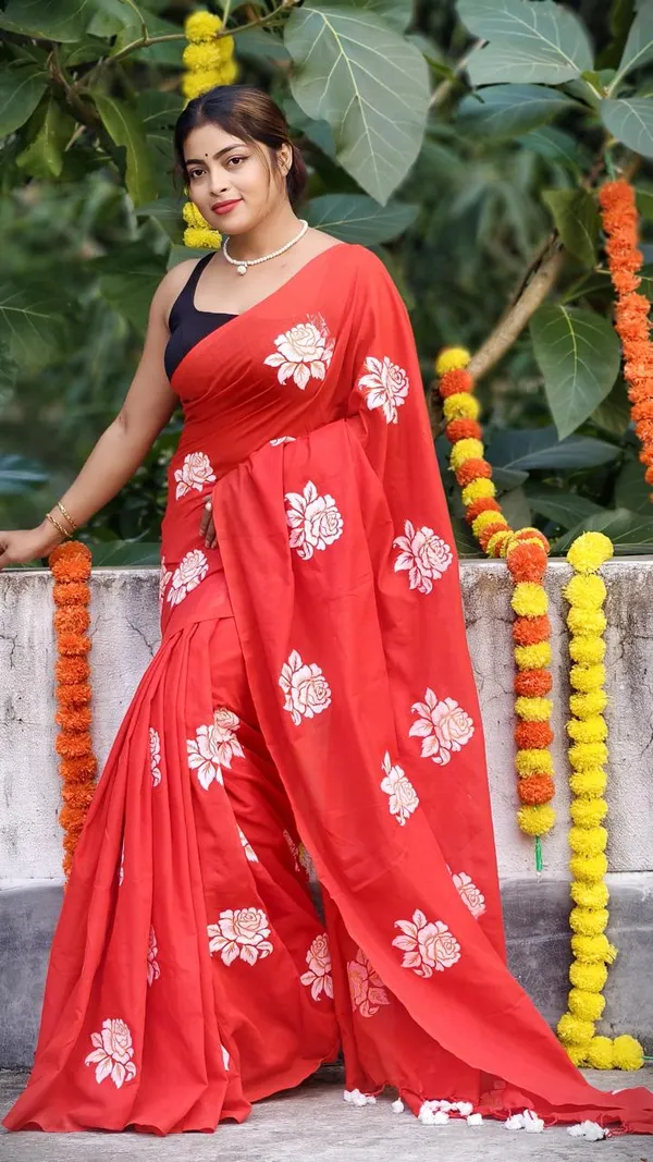 Red_Floral_Print_Georgette_Saree_for_Women