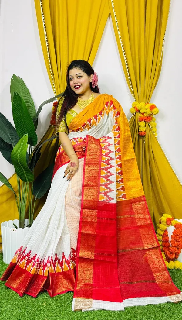 White_Pochampally_Ikat_Cotton_Saree_With_Maroon_Border