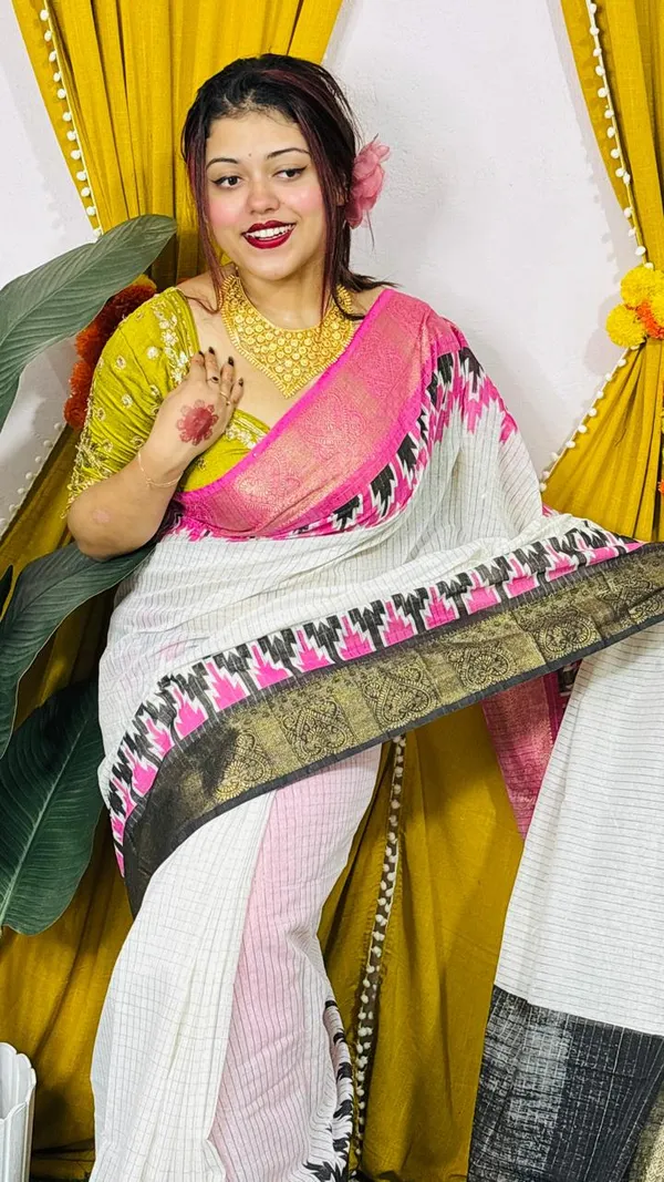White_Pochampally_Ikat_Cotton_Saree_With_Maroon_Border
