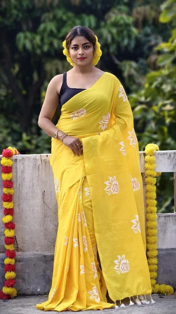 Yellow_Floral_Embroidered_Saree_with_Black_Blouse_for_Women