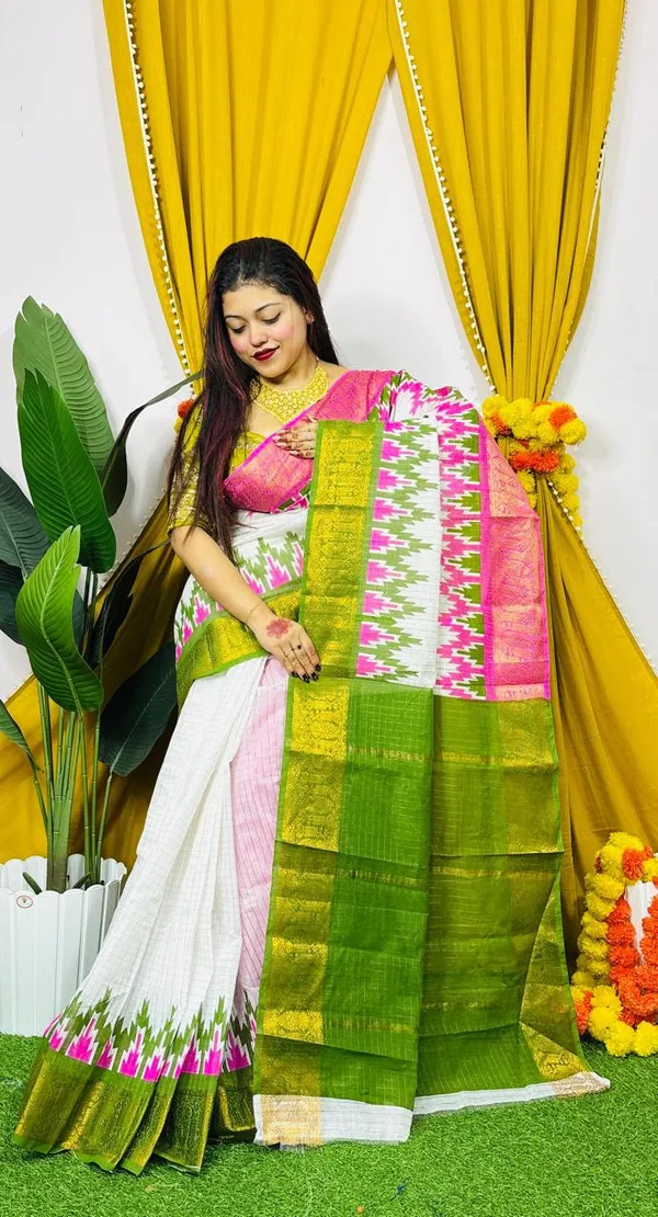 White_Pochampally_Ikat_Cotton_Saree_With_Maroon_Border