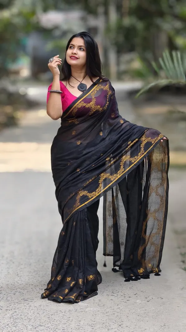 Black_Golden_Embroidered_Chiffon_Saree_with_Pink_Blouse