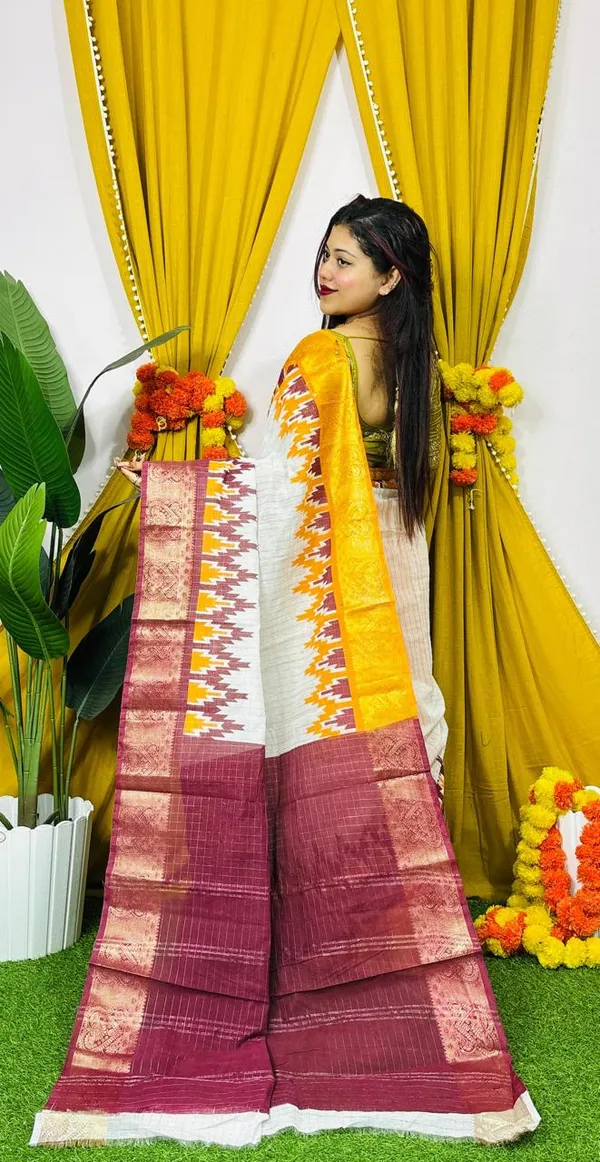 White_Pochampally_Ikat_Cotton_Saree_With_Maroon_Border