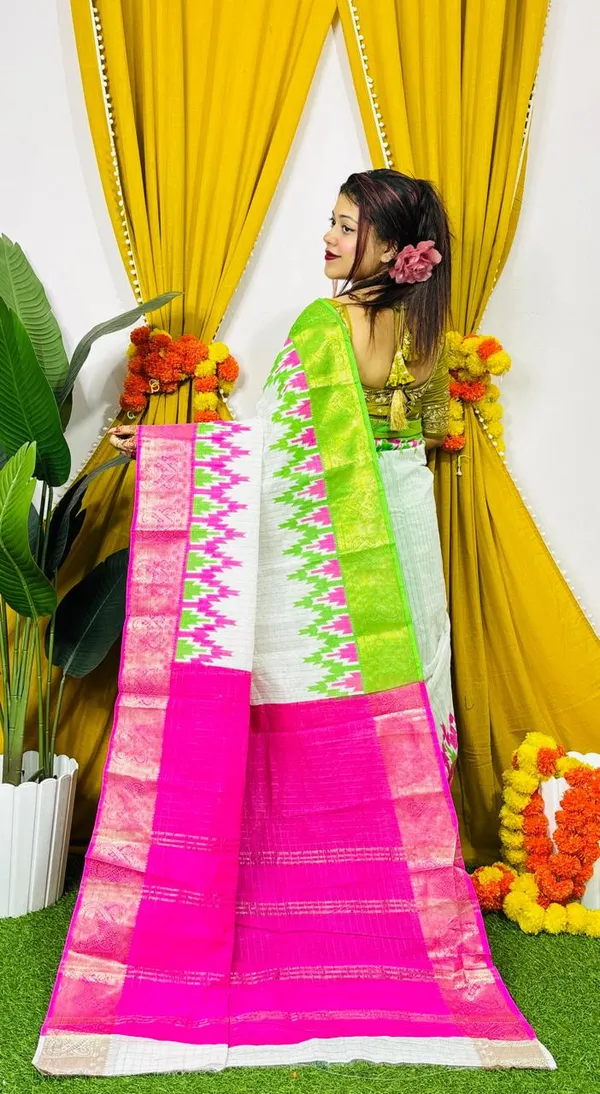 White_Pochampally_Ikat_Cotton_Saree_With_Maroon_Border