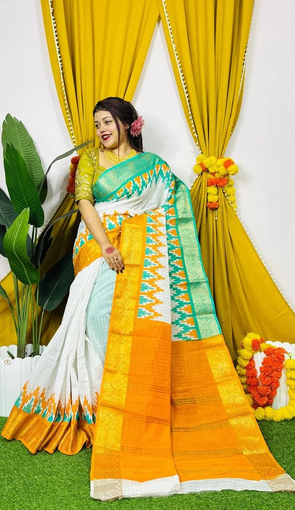 White_Pochampally_Ikat_Cotton_Saree_With_Maroon_Border