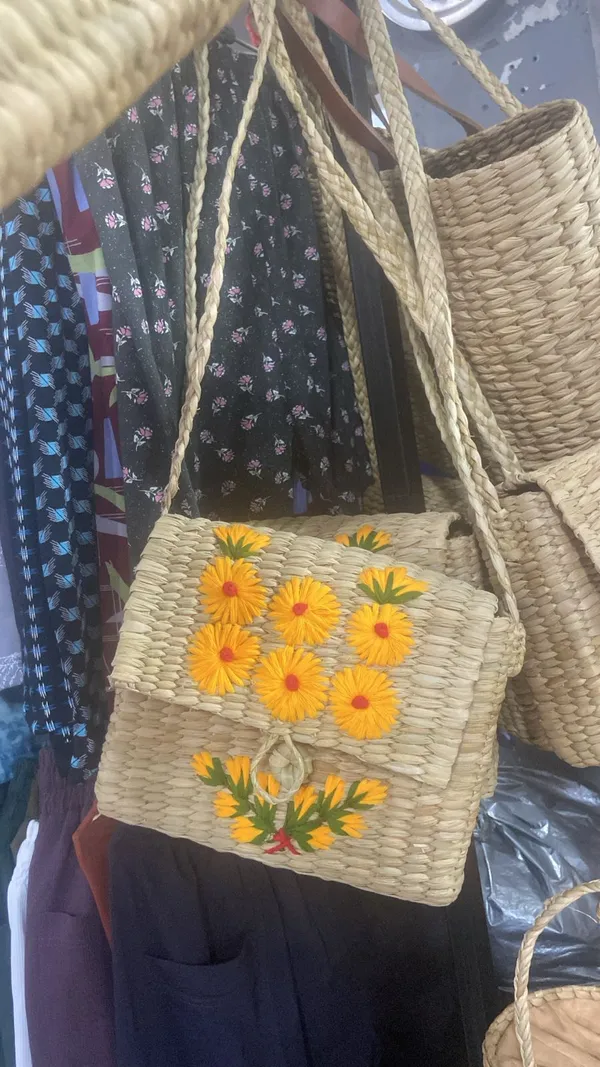 Beige_Yellow_Kauna_Grass_Woven_Sling_Bag_For_Women