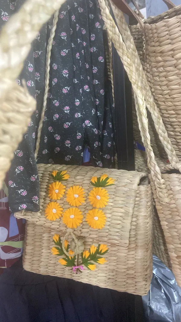 Beige_Yellow_Kauna_Grass_Sling_Bag_For_Women_And_Girls