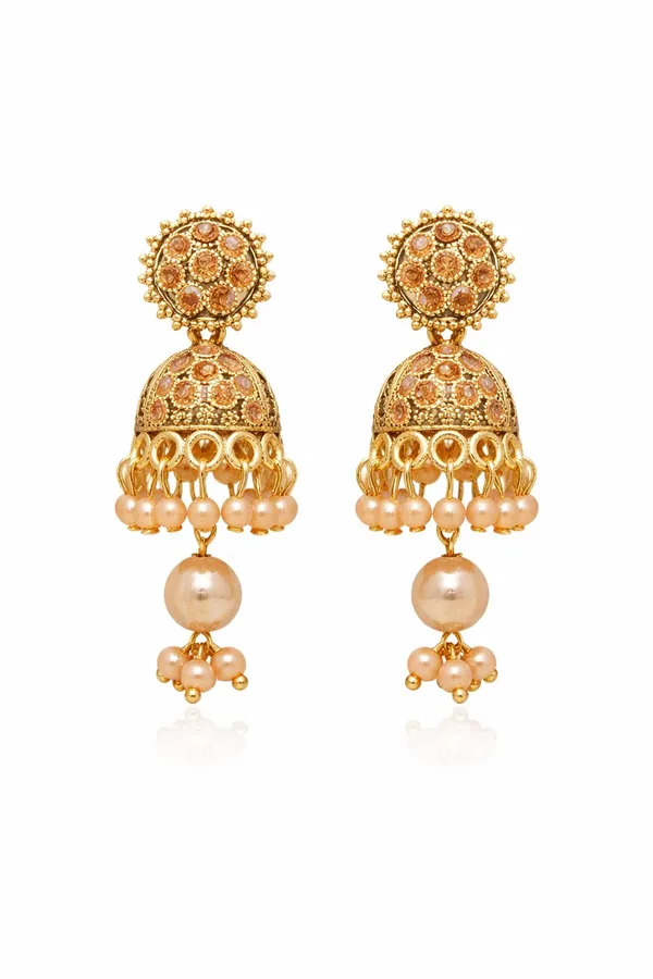 Gold_Toned_Kundan_Jhumka_Earrings_With_Pearl_Detailing