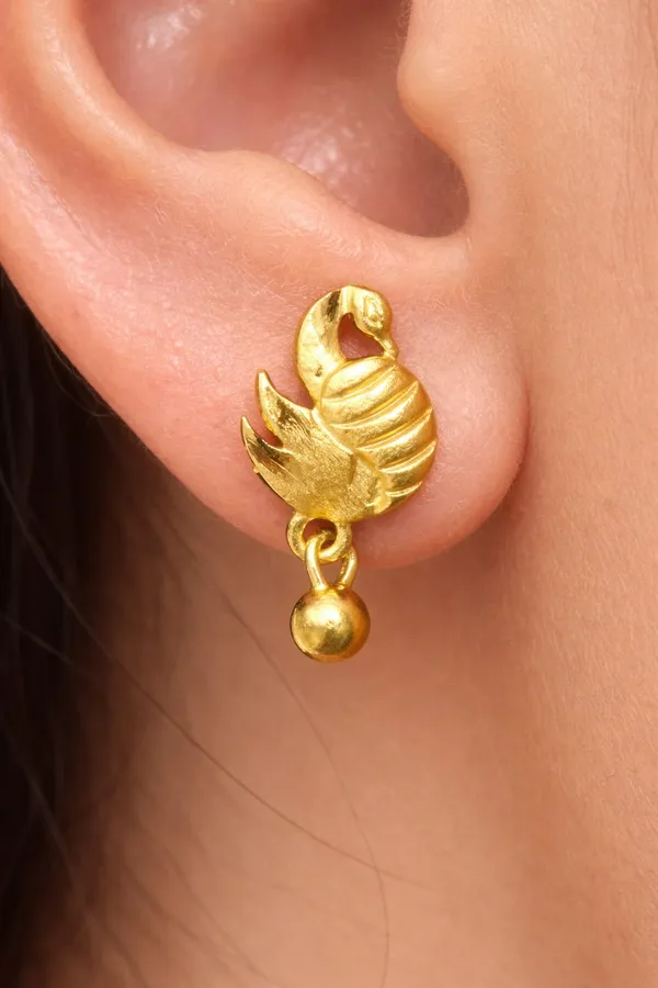 Gold_Tone_Swan_Motif_Stud_Earrings