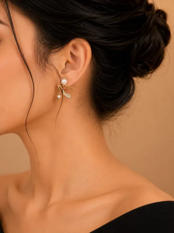 Aurora_Pearl_Star_Earrings