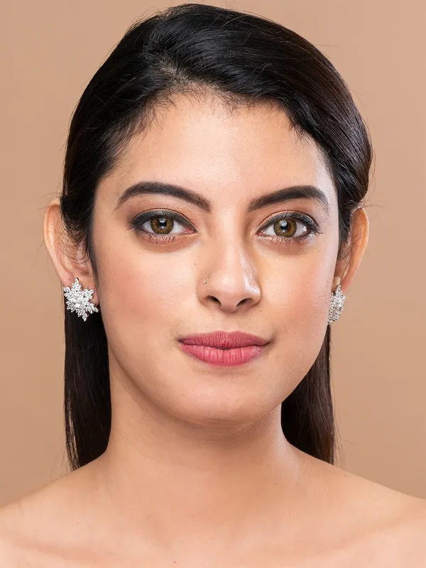 Silver_&_White_Floral_Shape_Stud_Earrings