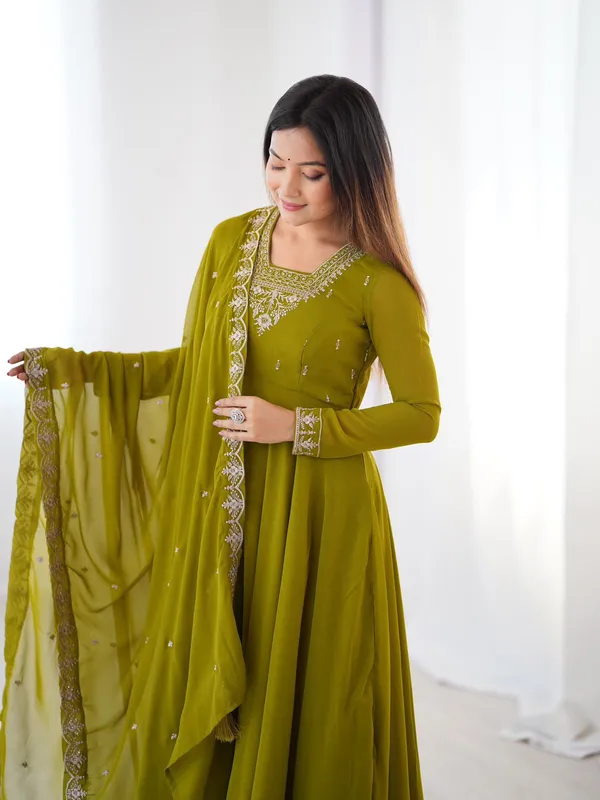 ANARKALI_GOWN