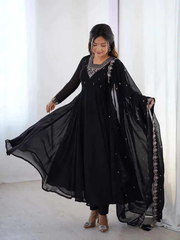 ANARKALI_GOWN