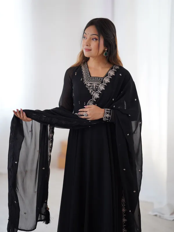 ANARKALI_GOWN