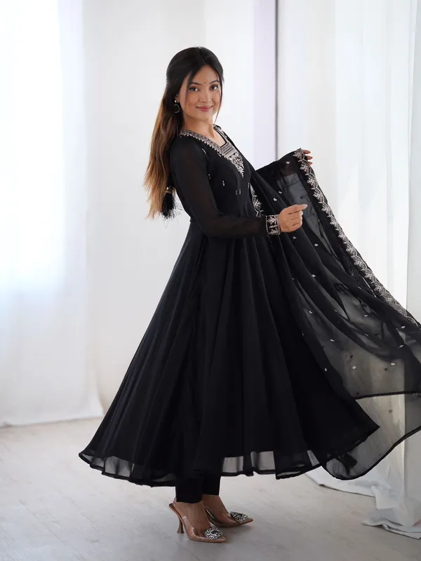 ANARKALI_GOWN