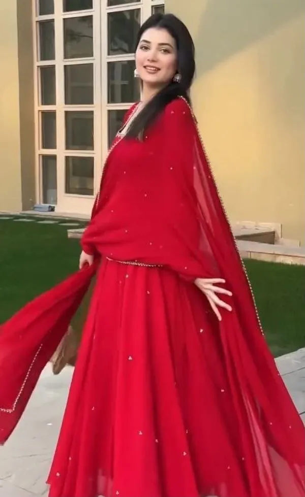 Red_gown_