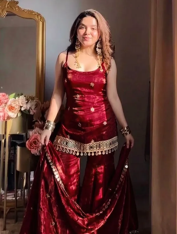 Reshma_Suit_maroon