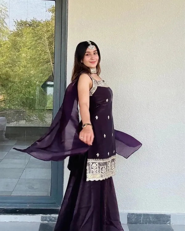 Wine_Titli_Suit 
