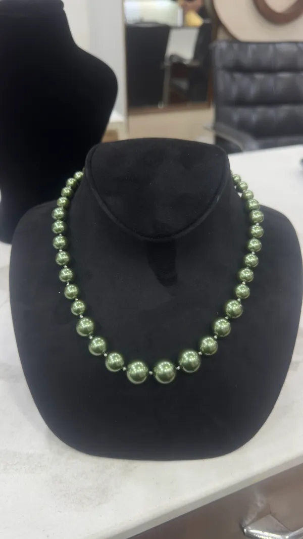 Olive_Green_Glass_Pearl_Semi_Precious_Necklace_For_Women