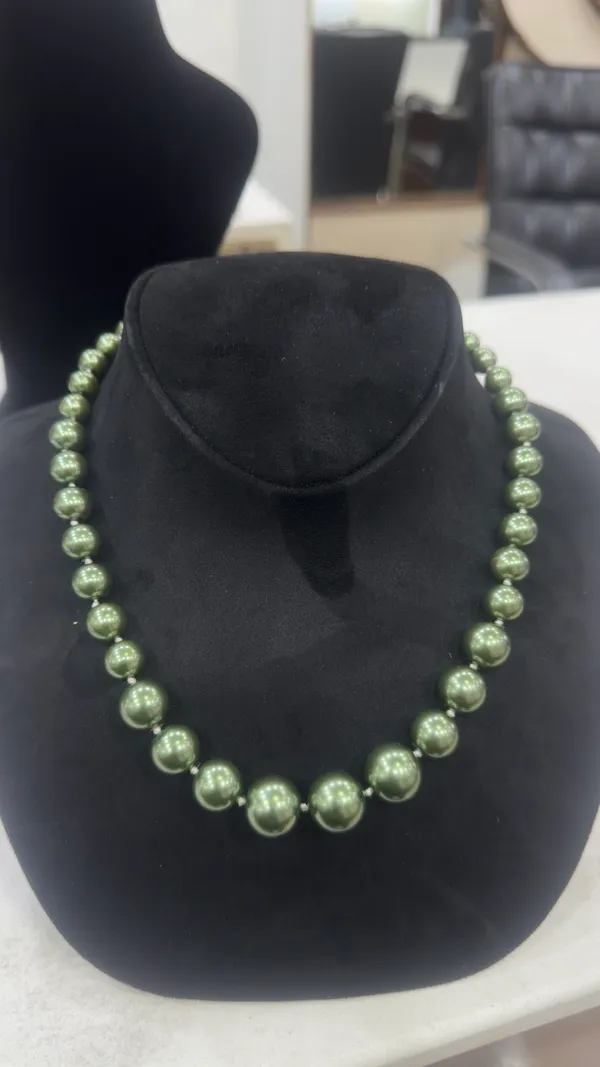 Olive_Green_Glass_Pearl_Semi_Precious_Necklace_For_Women