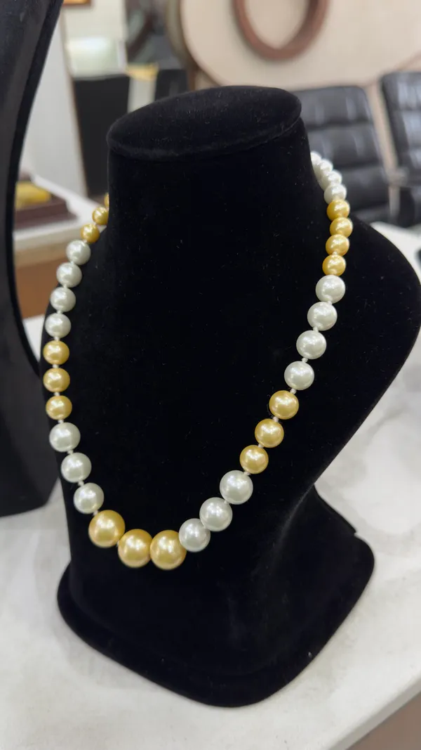 Yellow_And_White_Glass_Pearl_Semi_Precious_Necklace_For_Women