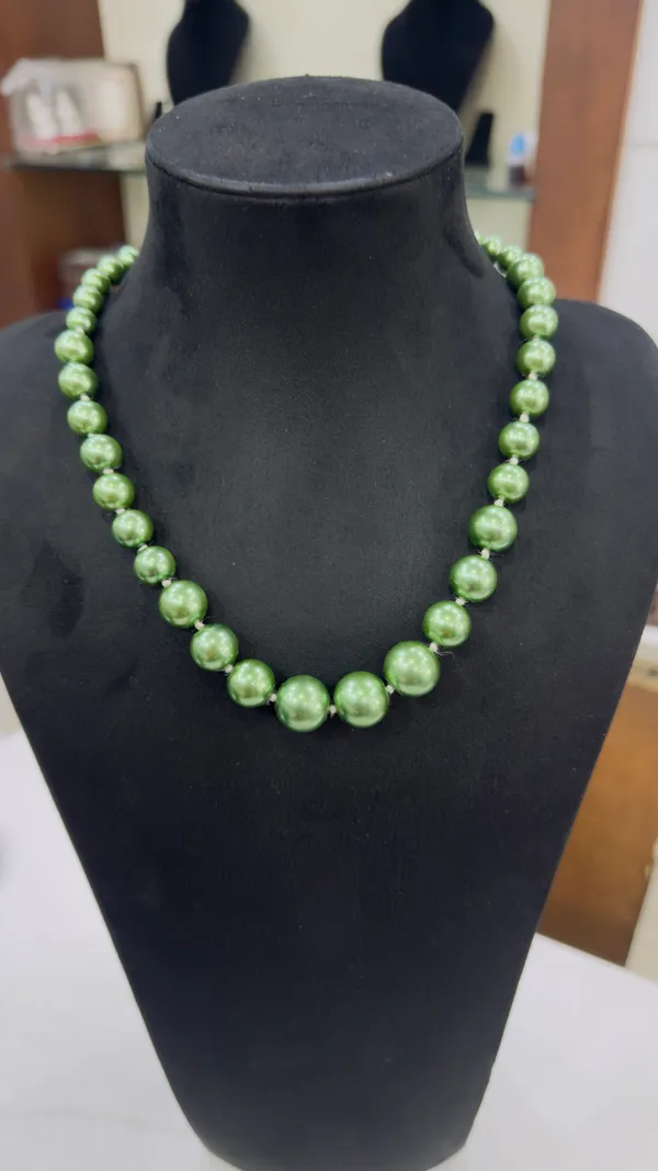 Henna_Green_Glass_Pearl_Semi_Precious_Necklace_For_Women