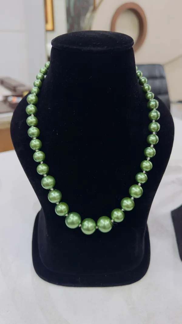 Henna_Green_Glass_Pearl_Semi_Precious_Necklace_For_Women