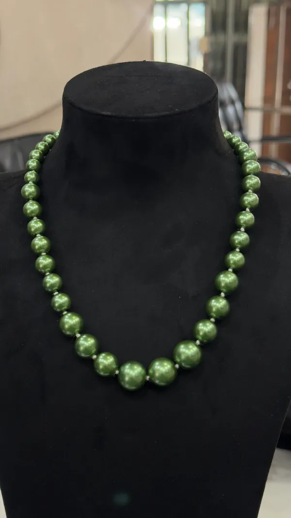 Henna_Green_Glass_Pearl_Semi_Precious_Necklace_For_Women