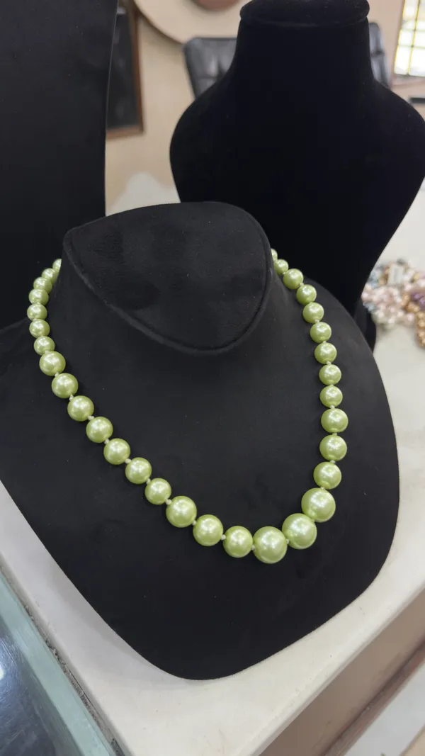 Mint_Green_Glass_Pearl_Semi_Precious_Necklace_For_Women
