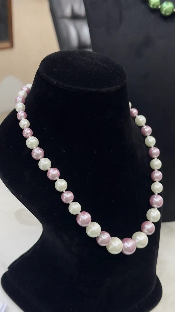 Pinkish_Purple_And_White_Glass_Pearl_Semi_Precious_Necklace_For_Women