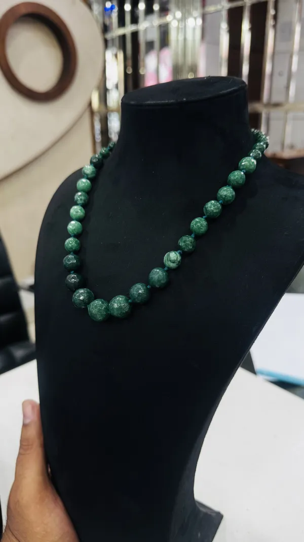 Emerald_Green_Onyx_Necklace_For_Women