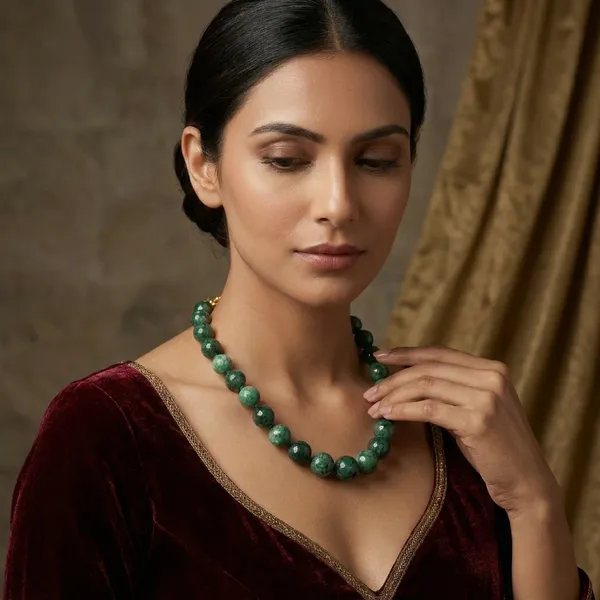 Emerald_Green_Onyx_Necklace_For_Women