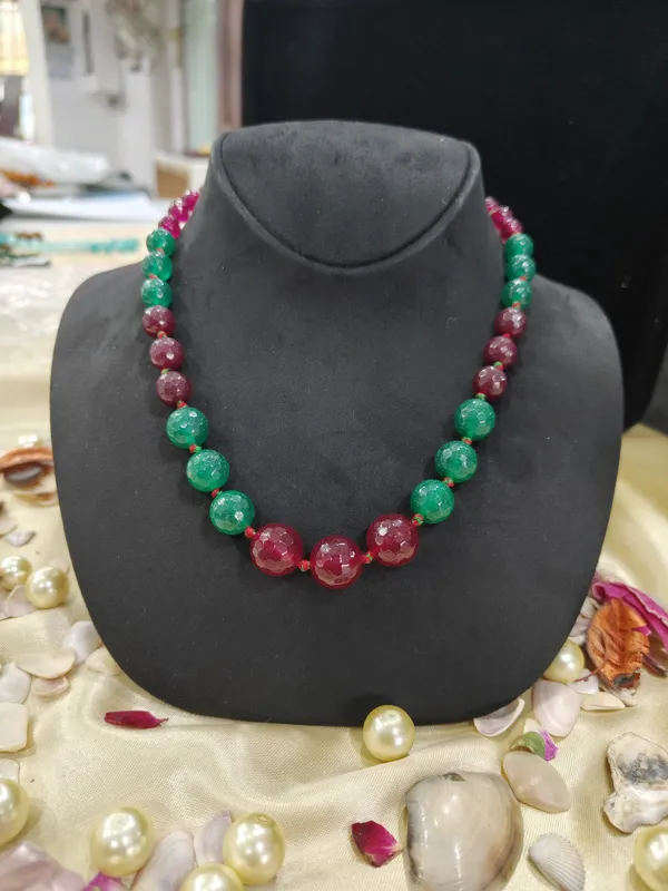 Emerald_And_Ruby_Onyx_Beaded_Necklace_For_Women