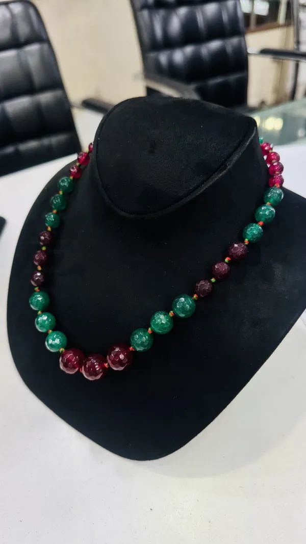 Emerald_And_Ruby_Onyx_Beaded_Necklace_For_Women