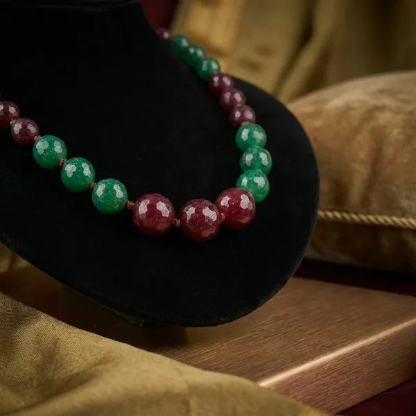 Emerald_And_Ruby_Onyx_Beaded_Necklace_For_Women