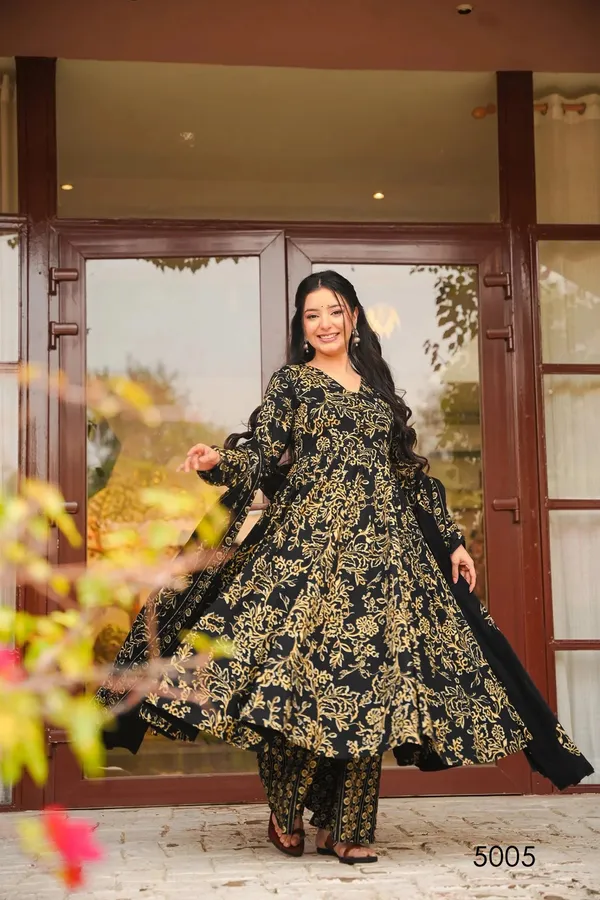 Black_And_Gold_Printed_Anarkali_Kurta_Set_For_Women