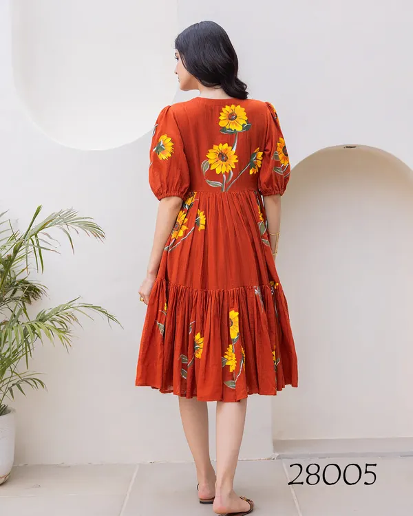 Terracotta_Red_Floral_Print_Tiered_Midi_Dress_For_Women