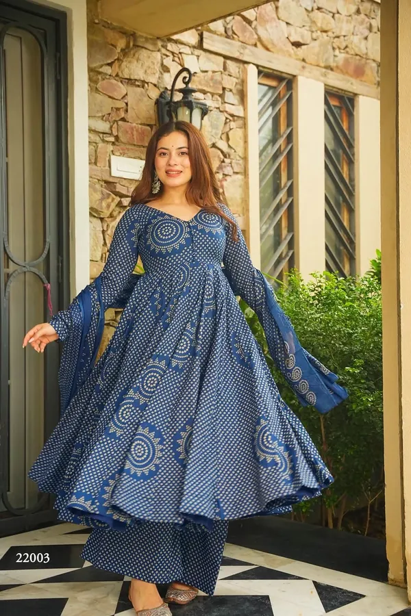 Royal_Blue_Cambric_Cotton_Printed_Kurti_Pant_Dupatta_Set