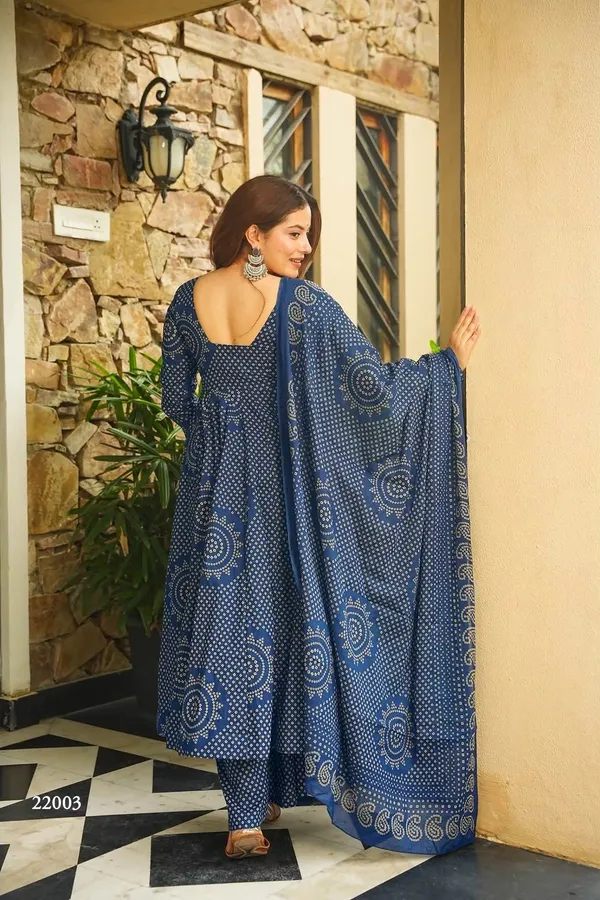 Royal_Blue_Cambric_Cotton_Printed_Kurti_Pant_Dupatta_Set