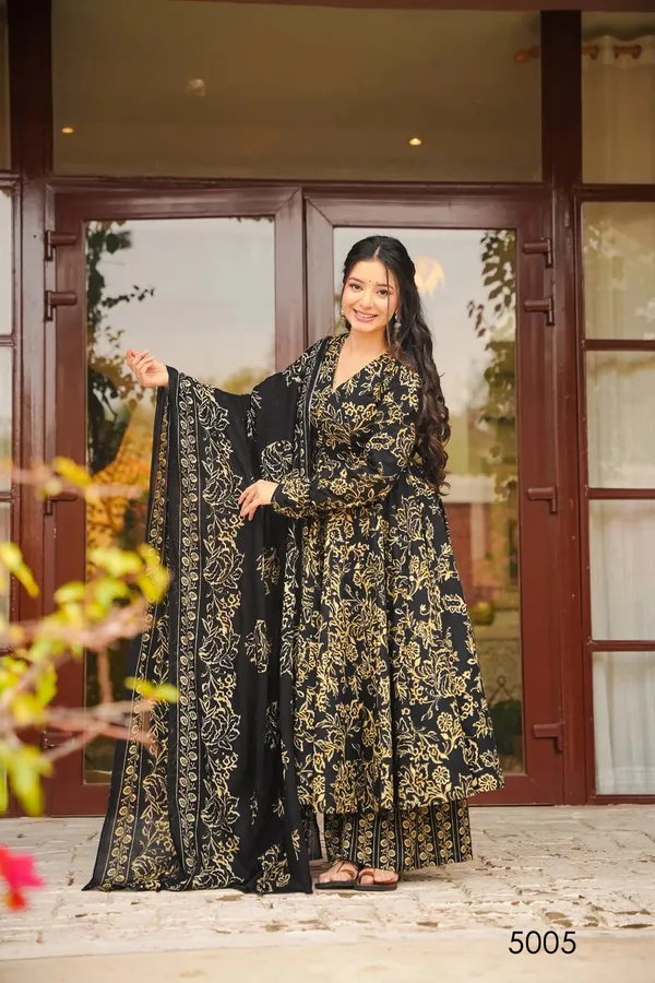 Black_And_Gold_Printed_Anarkali_Kurta_Set_For_Women