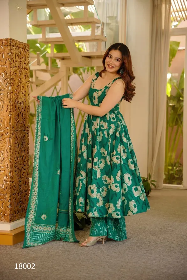 Green_Floral_Printed_Anarkali_Kurta_Set_With_Dupatta_For_Women