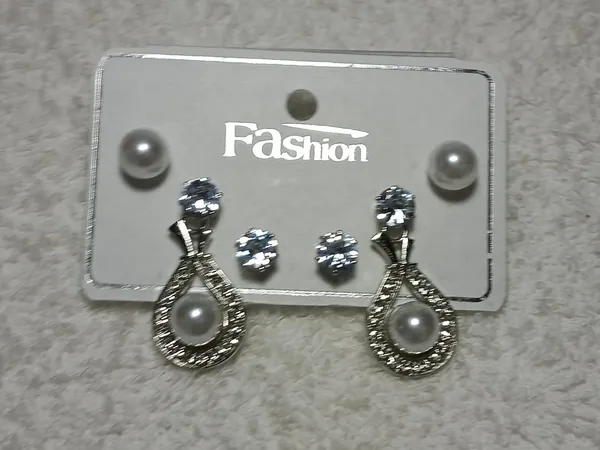 Silver_Pearl_Crystal_Tearfashion_Stud_&_Hnaging_Earring_For_Women_(Pack_Of_3)