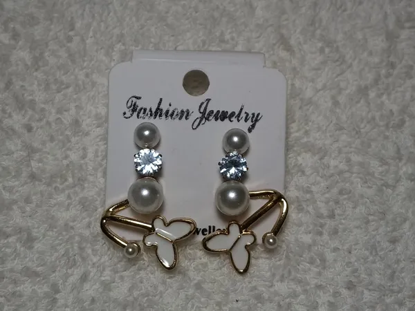 Silver_Alloy_Crystal_Pearl_Butterfly_Hanging_Earrings_For_Women