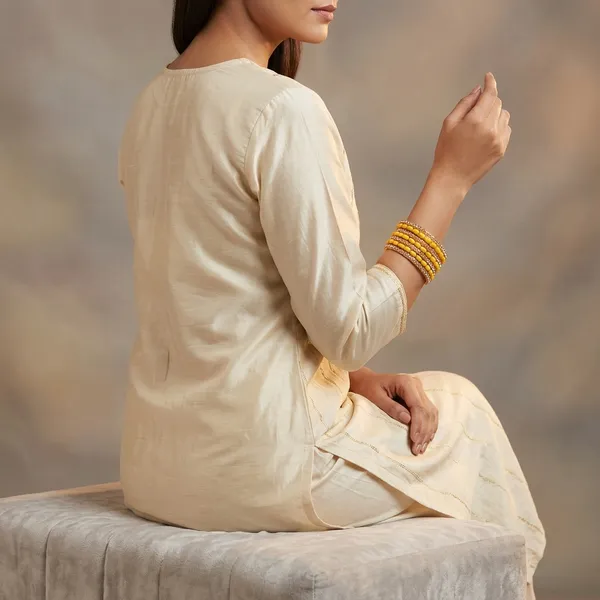Yellow_Glass_Premium_Ethnic_&_Western_Style_Bangle_For_Women_(Pack_Of_6)