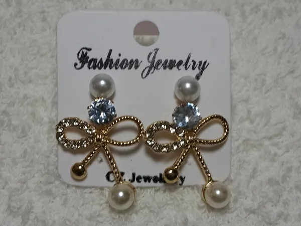 Rose_Gold_Pearl_Crystal_Bow_Stud_Earrings_For_Women