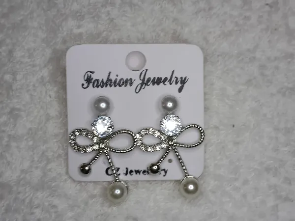 Silver_Pearl_Crystal_Bow_Stud_Earrings_For_Women